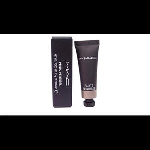 New, in box, MAC Paints Peintures